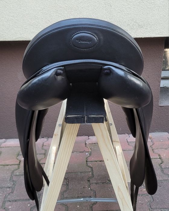 Siodło ujeżdzeniowe Prestige Roma Dressage  łęk 33 siedzisko 17"
