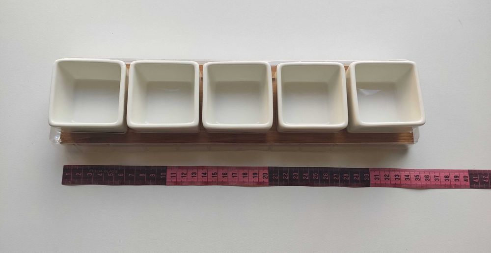 Zestaw 5 miseczek z bambusową tacką - na dip, przekąski - NOWE