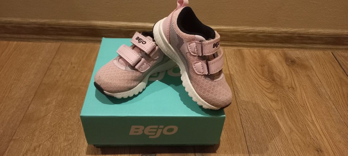 Adidaski Bejo r.22