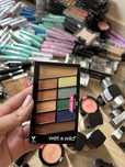 Cienie do powiek WET N WILD różne kolory