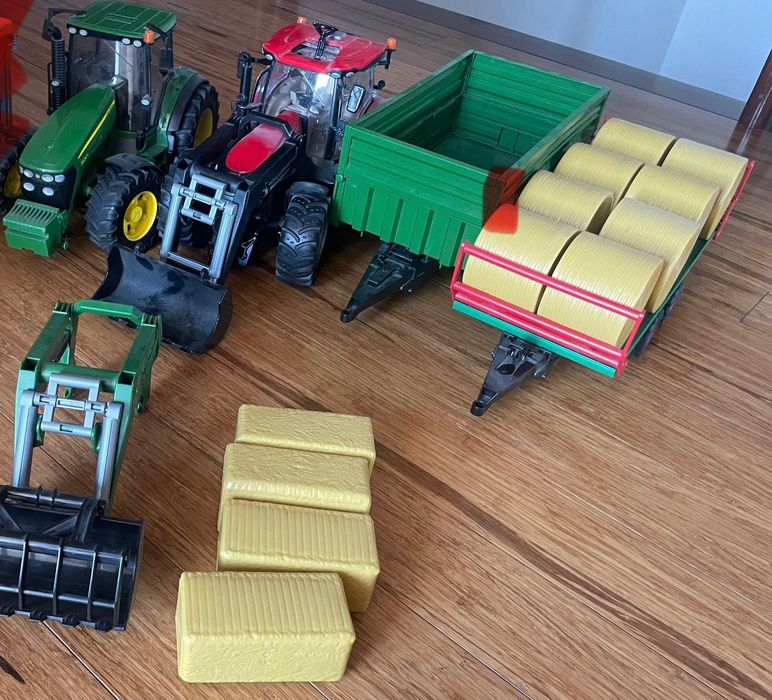 Zabawki BRUDER traktor, przyczepa