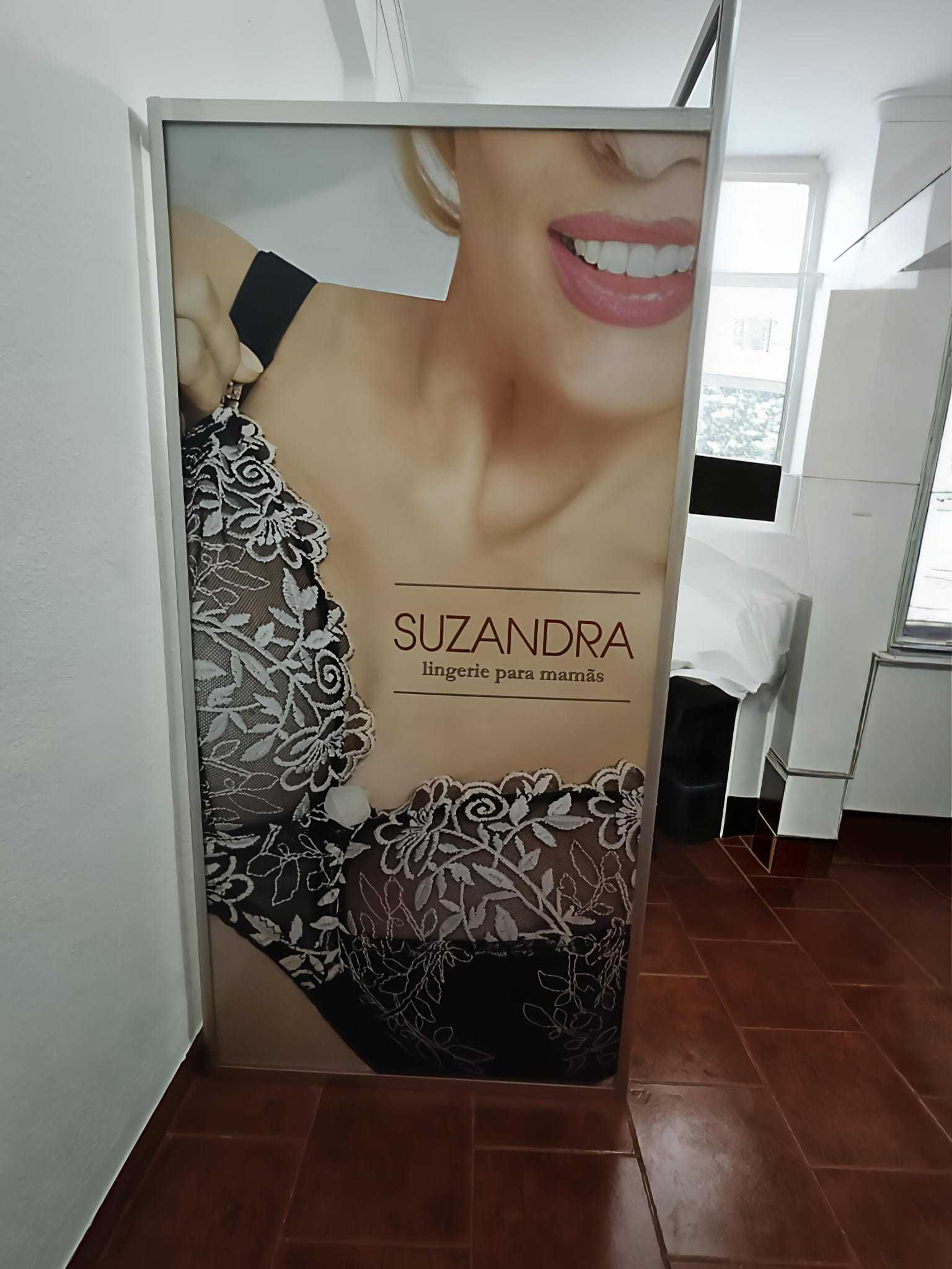 Provador / Biombo em estrutura de alumínio e portátil