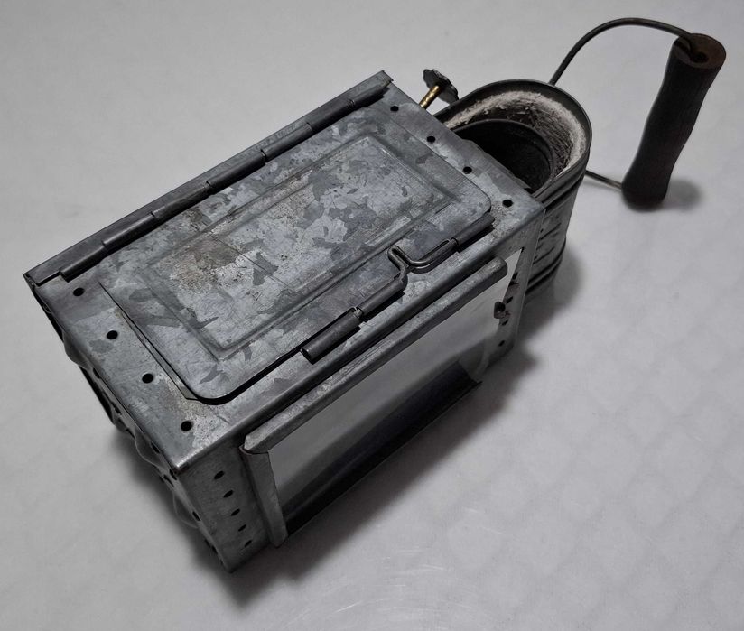 Lampa kolejowa, P.K.P, 13x10x21cm, 987g (Kolekcje, hobby, lampa)