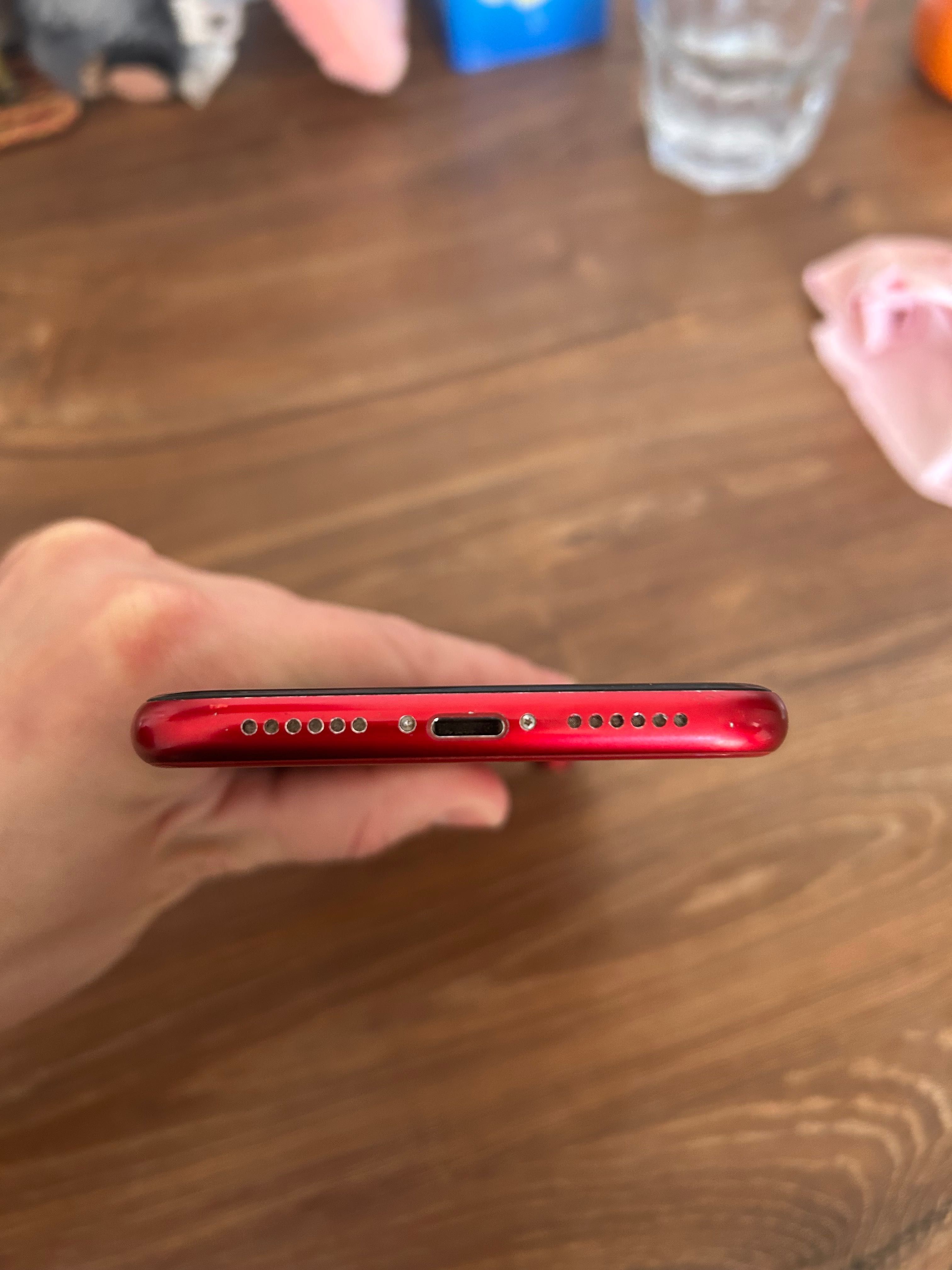 iPhone XR і iPhone 8