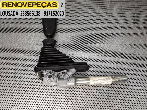 Encaixe de cinto frente esquerdo NISSAN Qashqai/Qashqai+2 I (J10, JJ10