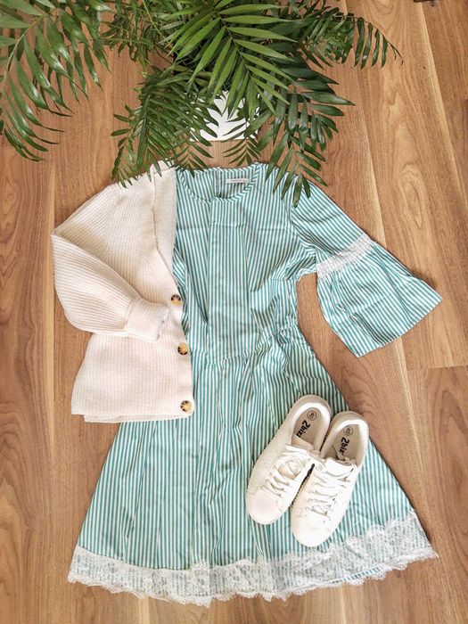 Reserved sukienka w paski z koronką pasuje na Xl i XXL