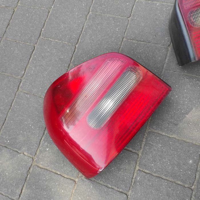 Lampa Lampy Tył Prawa Lewa Audi A3 8L  Komplet