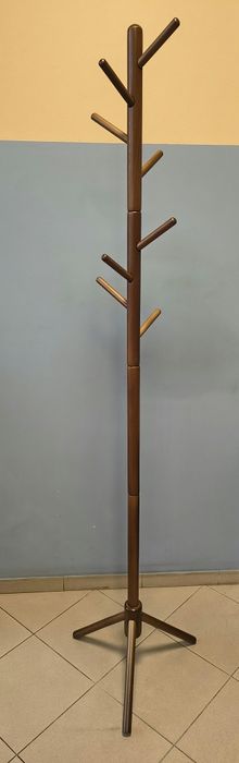 Wieszak drewniany stojący