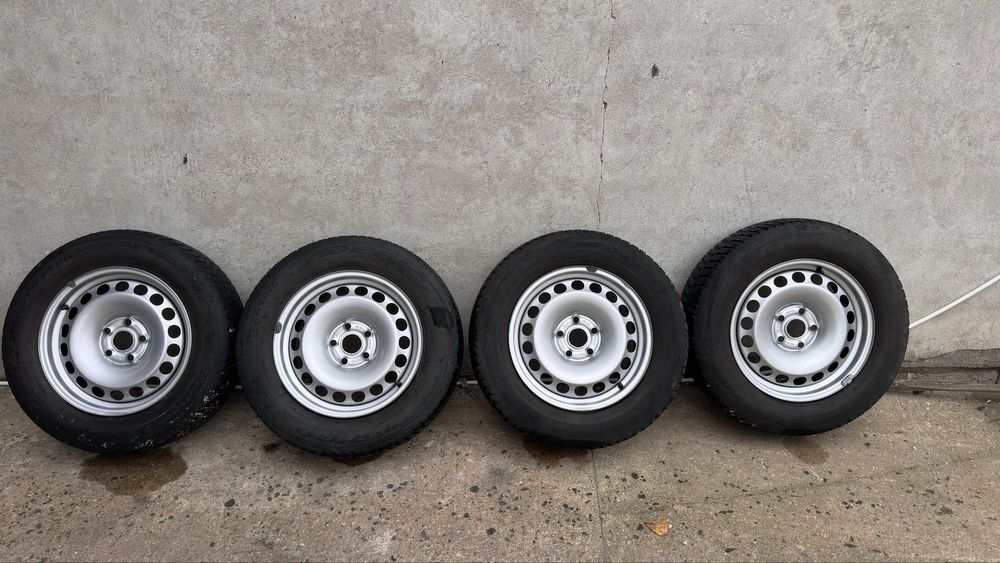 Sprzedam komplet opon wraz z felgami