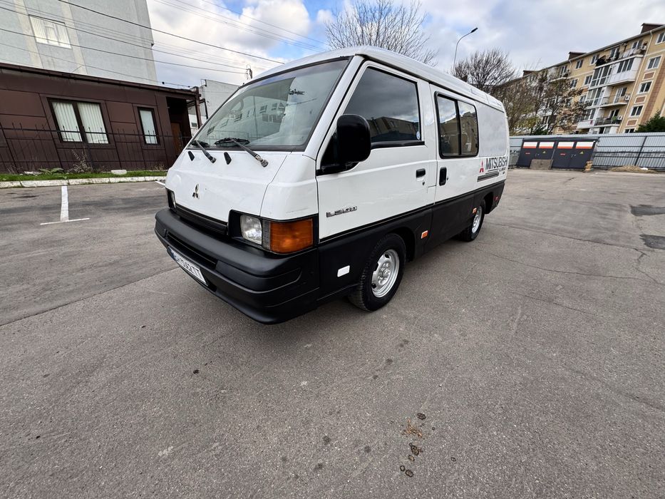 Продам Митсубиси L300 пасажирский бус 8+1