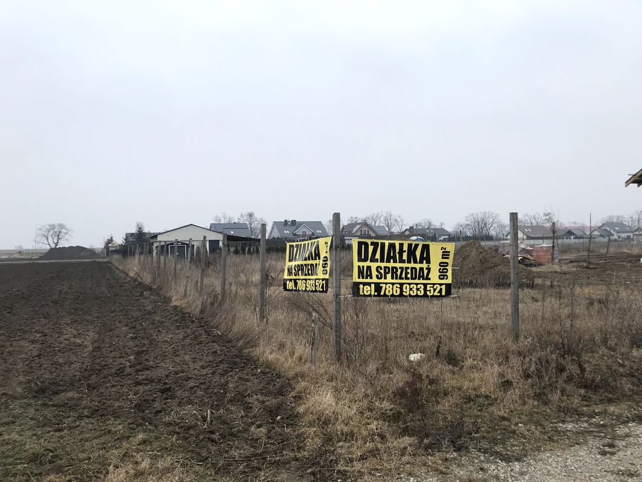 Sprzedam działkę budowlaną z WZ -  960m2
