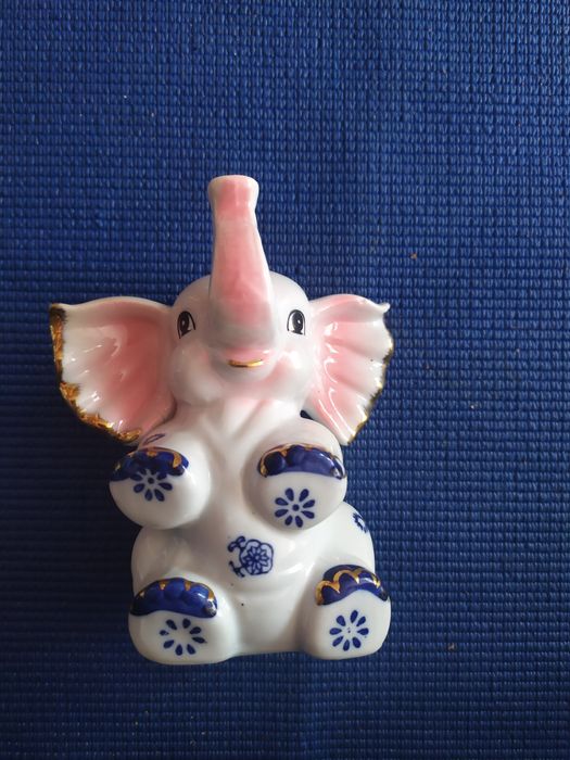 Słoń porcelanowy 14cm x 8cm
