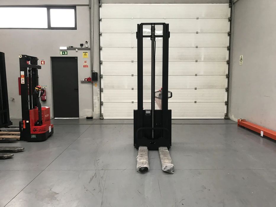 Stacker EP ES15-15ES NOVO Elétrico com bateria de gel