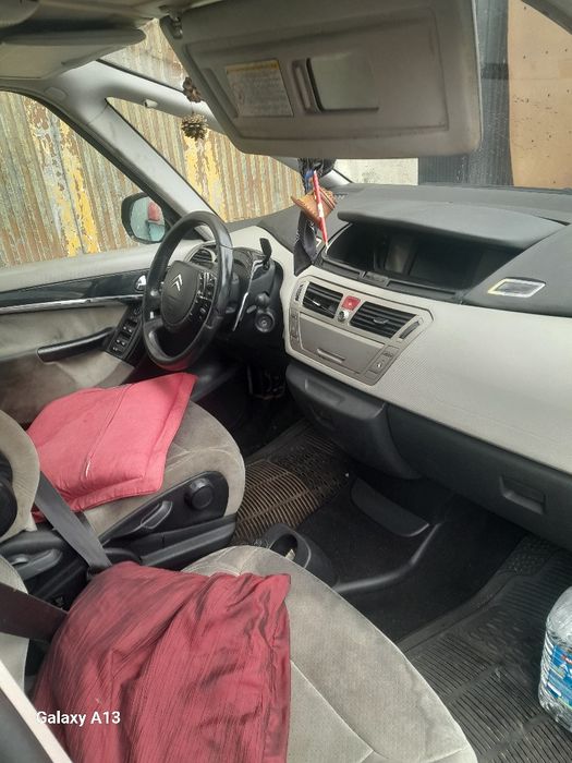 Citroën C4 Picasso 1.6 HDi)