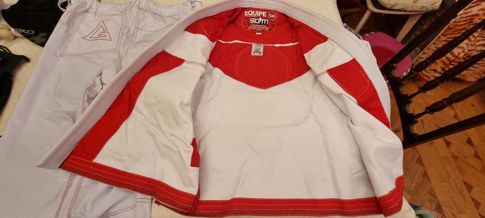 Kimono Bjj Gracie Barra "pegada"