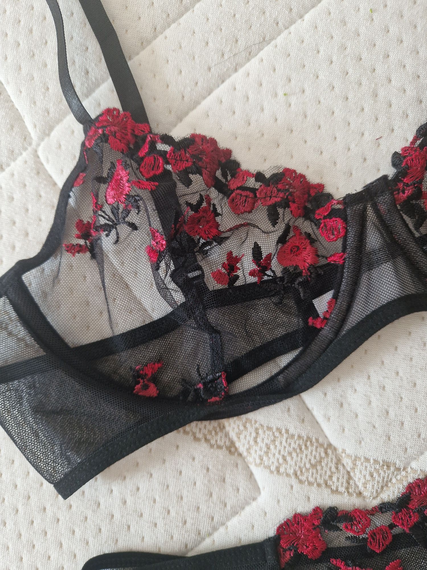 Luksusowy czarny komplet bielizny haftowanej 42 XL plus size must have