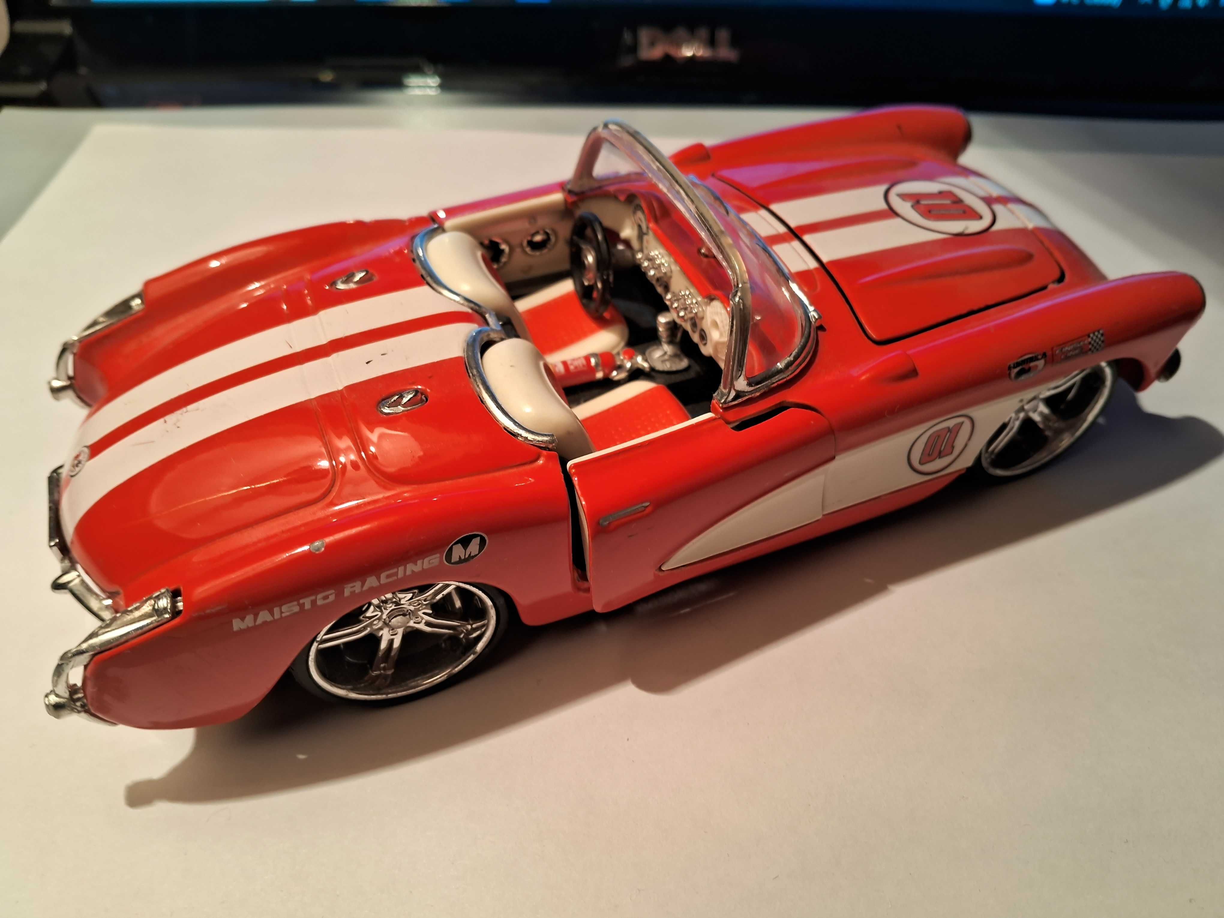 Chevrolet Сorvett; Маісто 1:24; модель Шевроле Корвет