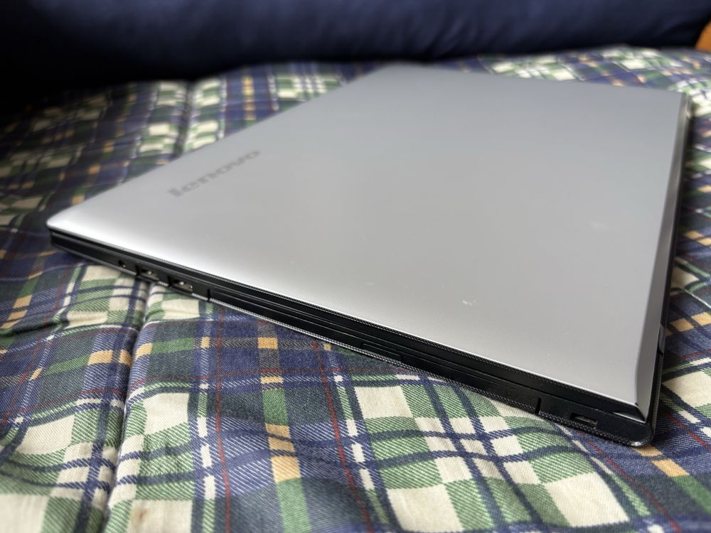 Portátil Lenovo ideapad 300-15ISK i7 8GB
