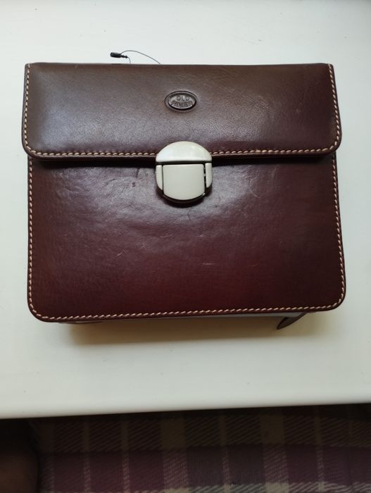 Подарочный мужской кожаннвй нессесер