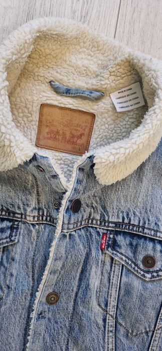 Levis  L.          .