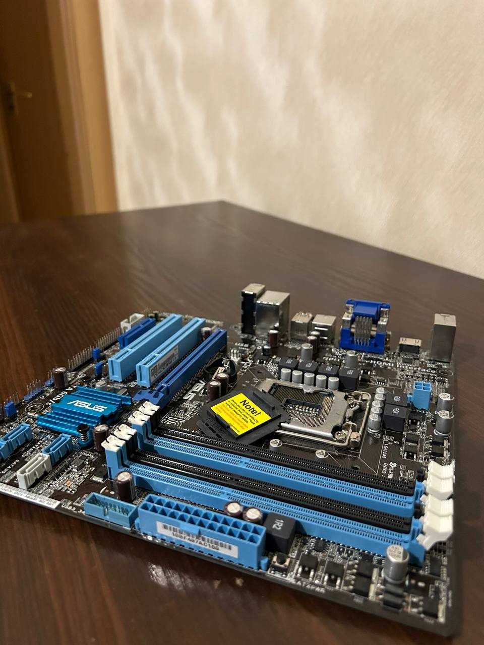 Материнська плата Asus P8B75-M (s1155, Intel B75, 1 x PCI-Ex16)