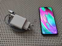 Samsung A40 4/64 ekran jak nowy, szkło, bateria 2 dni