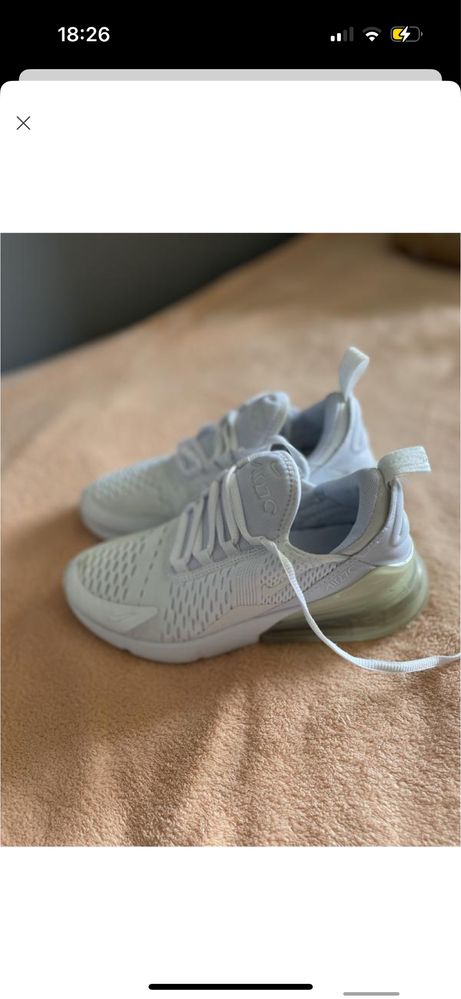 Кросівки Nike 270
