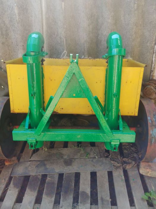 Саморобний трактор з повним навісним обладнання