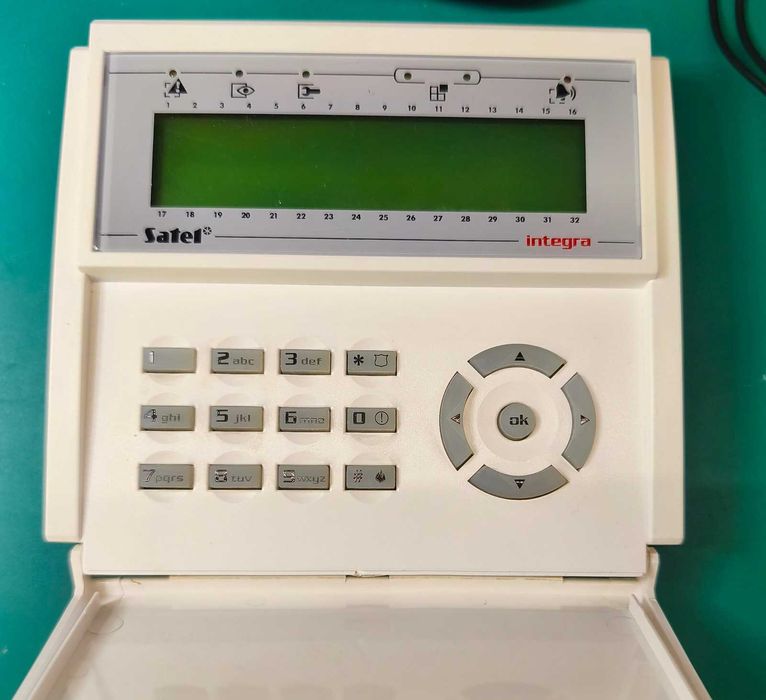 Satel Integra 64, manipulator INT-KLCD-GR, AWT150 , GPRS T4