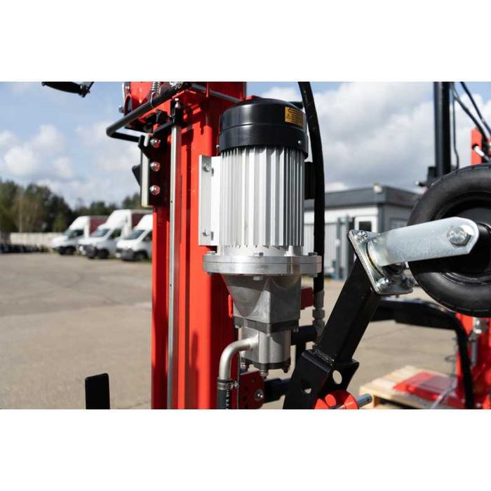 Rozdrabniacz do drewna#Łuparka Hydrauliczna nacisk 22Tony wysyłka