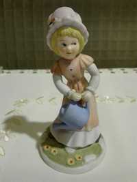 Figurka porcelanowa ,,dziewczynka z konewką,,