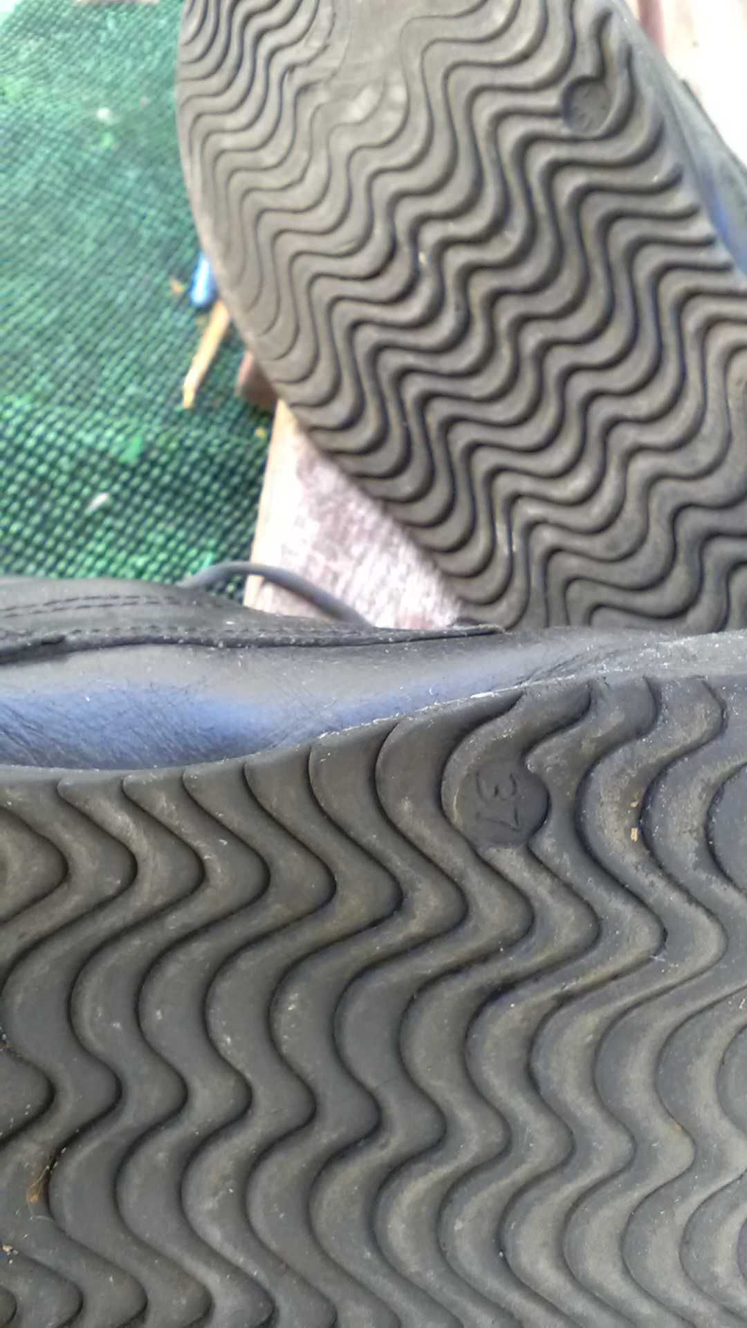 Botas tipo tropa, em pele