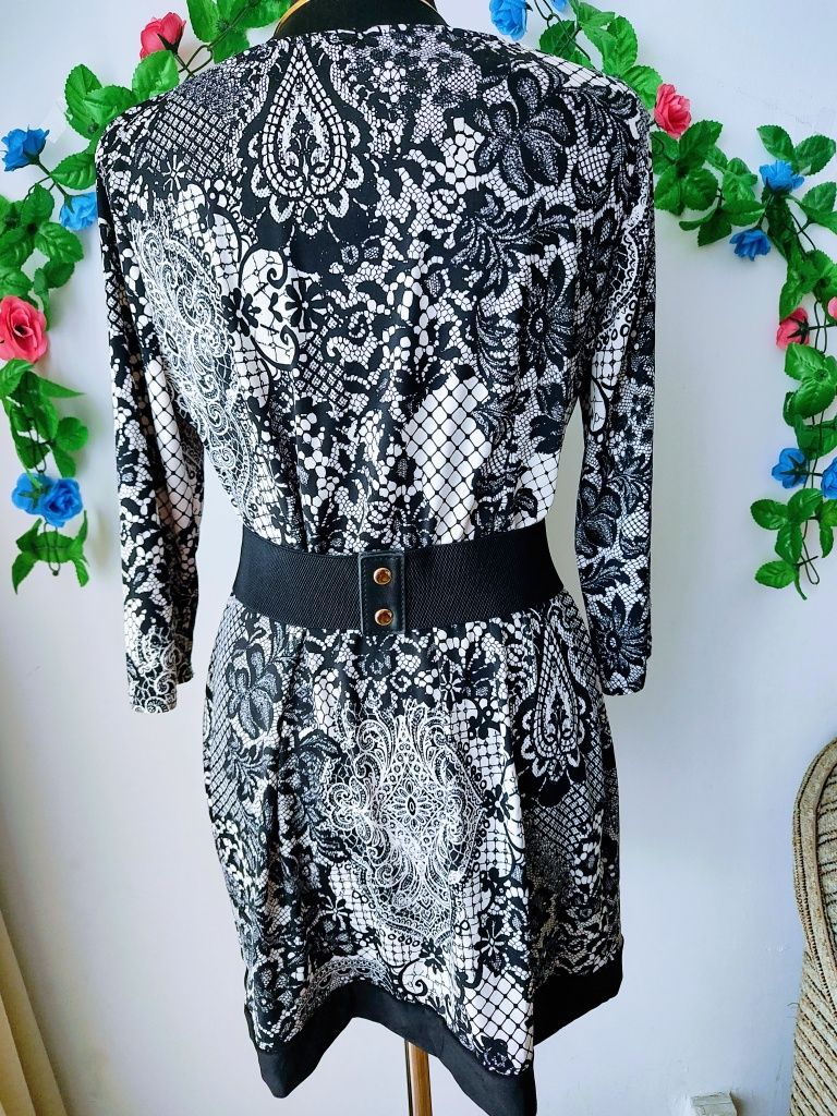 Czarna sukienka w koronkowy wzór elegancka  xl 42