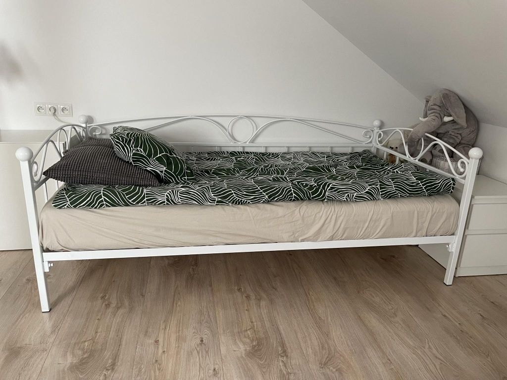 Łózko metalowe i materac hilding ChaCha- jak nowe! a