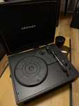 Gramofon Crosley CR8017A-BK – stylowy retro klimat!