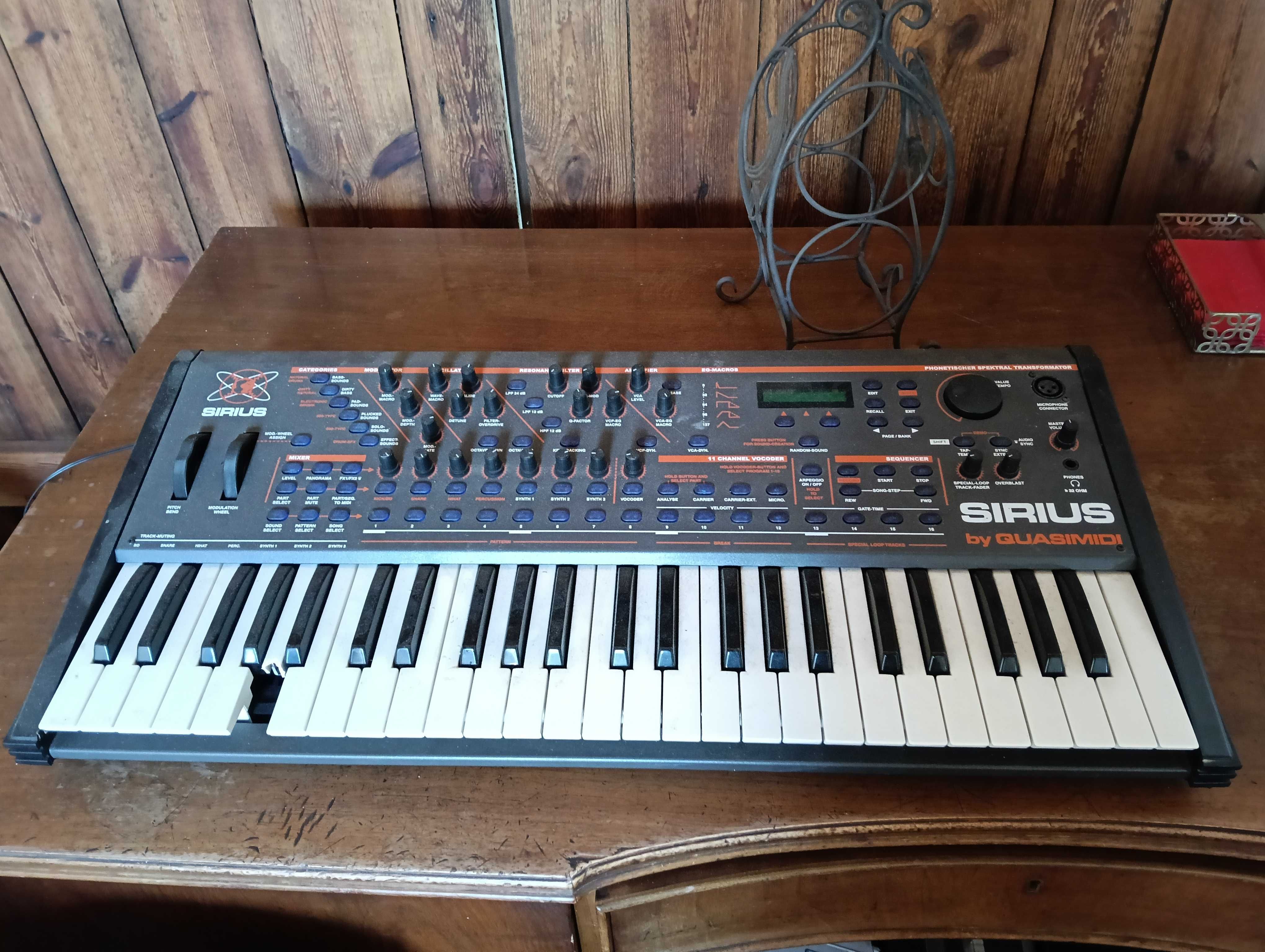 Syntezator Sirius by quasimidi