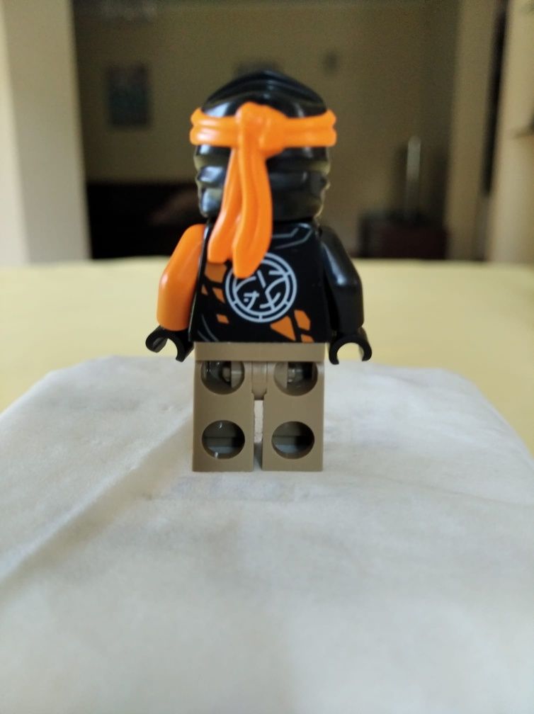 Figurka Lego Ninjago Cole Evo