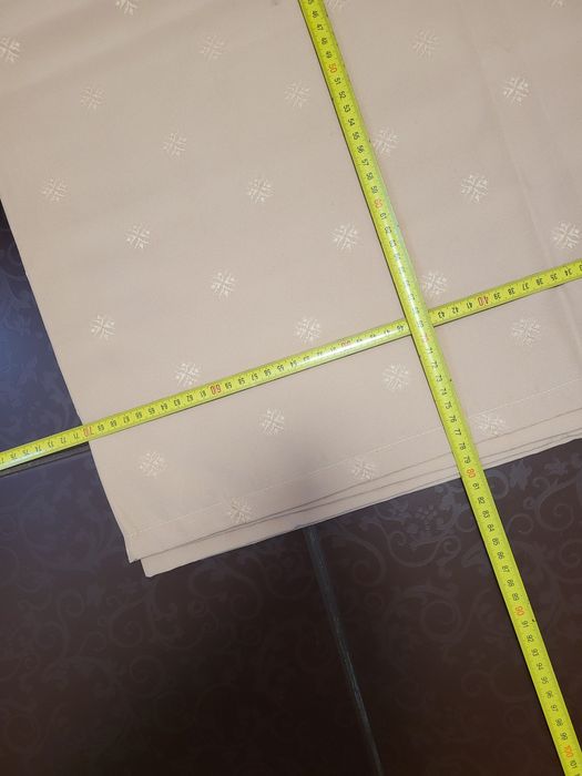 Скатертина з вишивкою 140×160 см