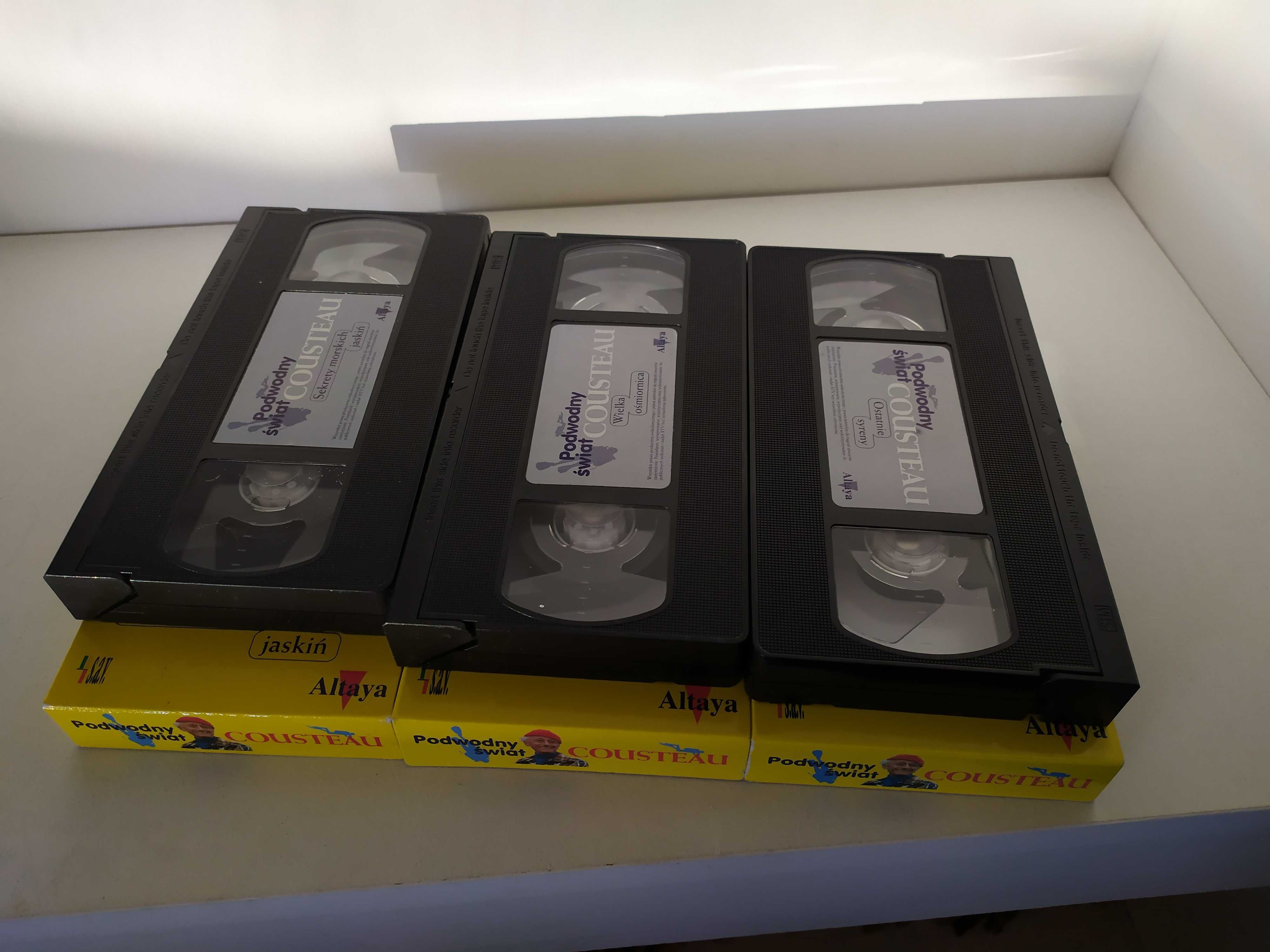 Kasety VHS przyrodnicze, Podwodny świat Cousteau cena za 3 sztuki