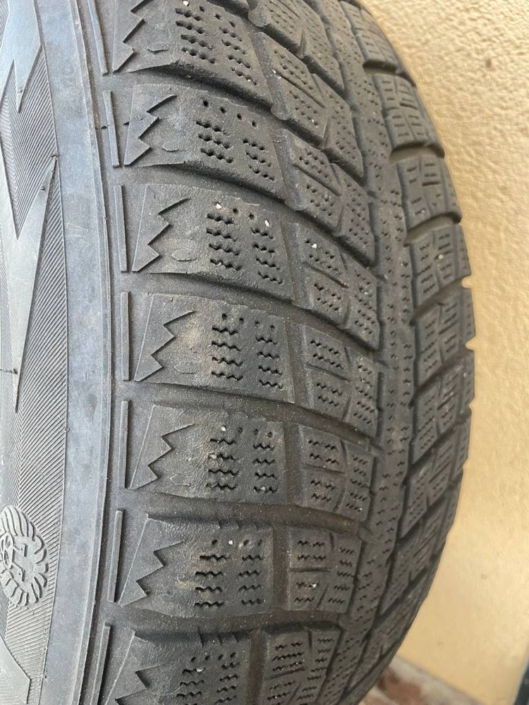 Зимові шини 215/60 R16 На ориг титанах Alfa Romeo