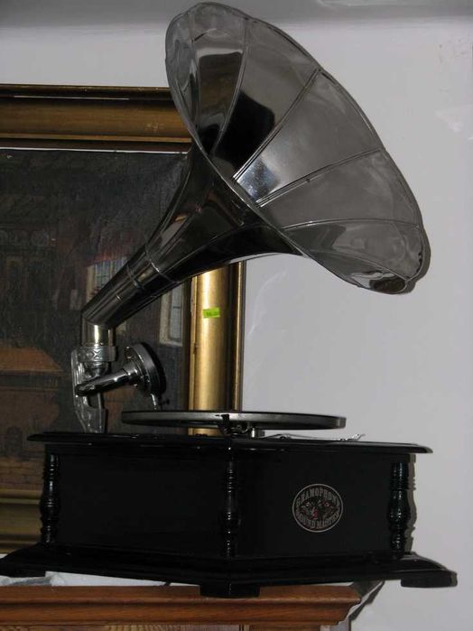 Gramofon - Patefon - Srebrna Tuba - Kwadrat