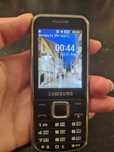 Телефон Samsung кнопочный
