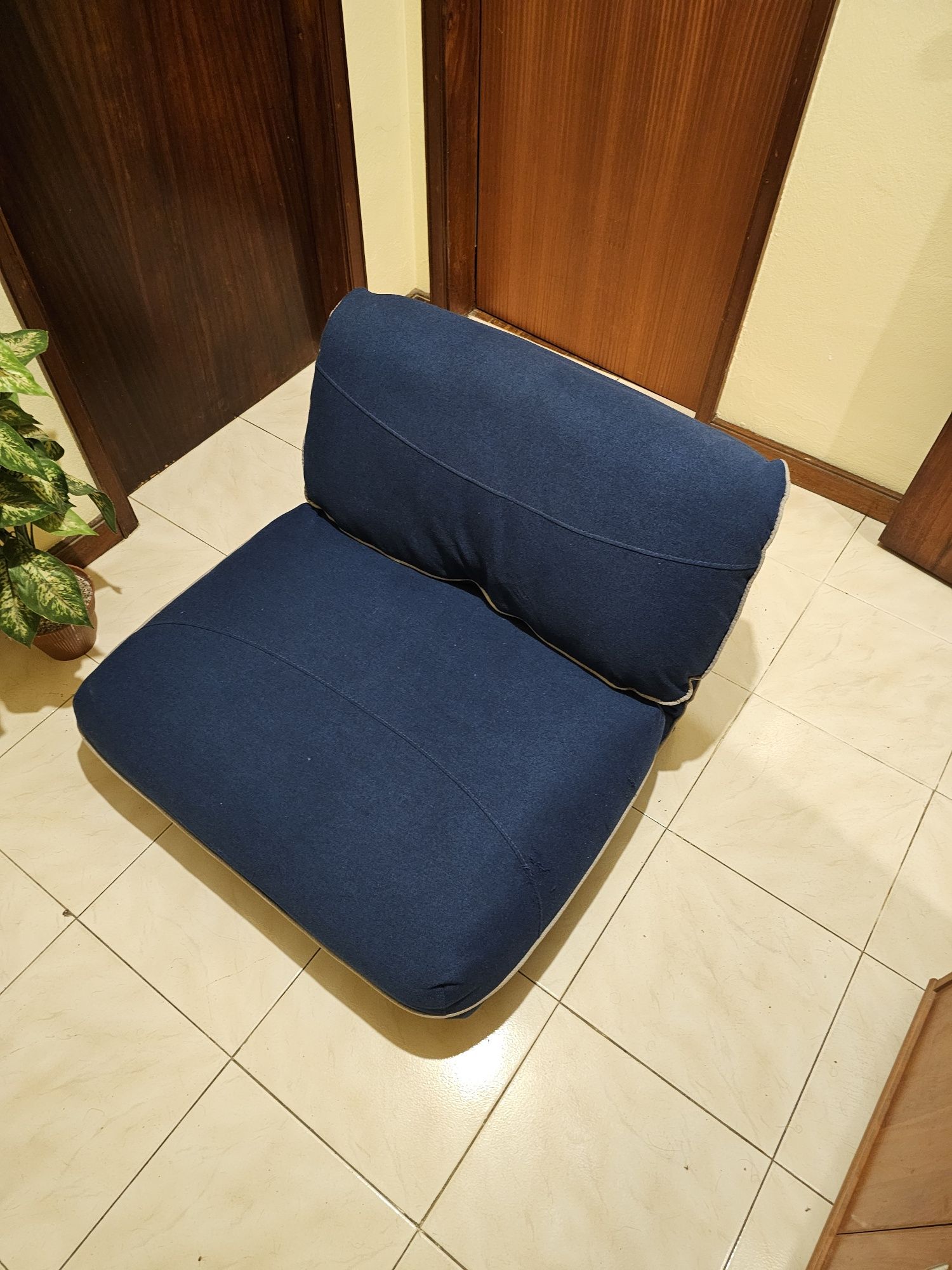 Sofa cambalhota azul