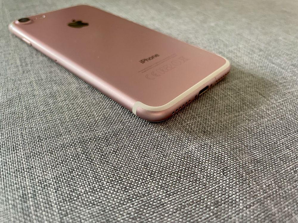 Stylowy Różowy iPhone 7 – 128 GB – Klasyka Apple!