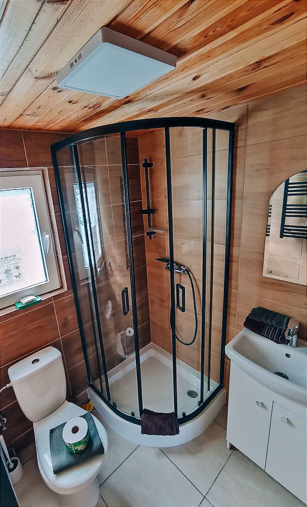 Domek całoroczny drewniany. Sauna, jacuzzi, ognisko.