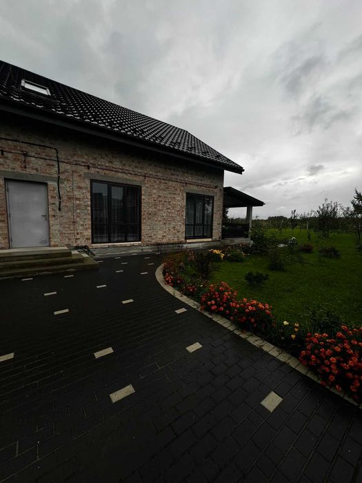 Оренда будинку біля Львова в с. Бартатів