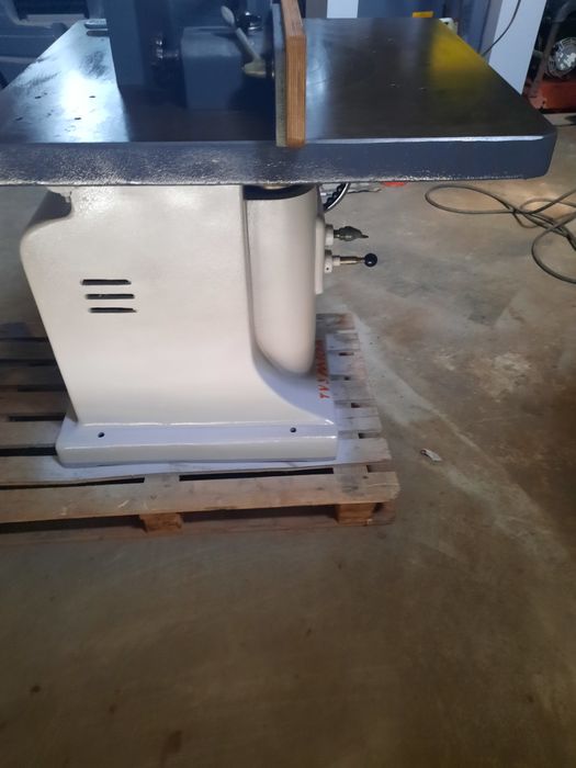 Tupia Mida T V 3
