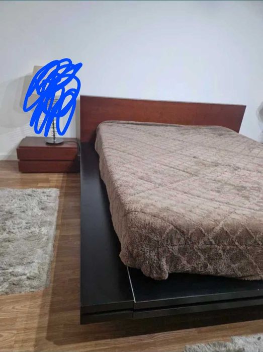 Vendo mobília de quarto madeira..