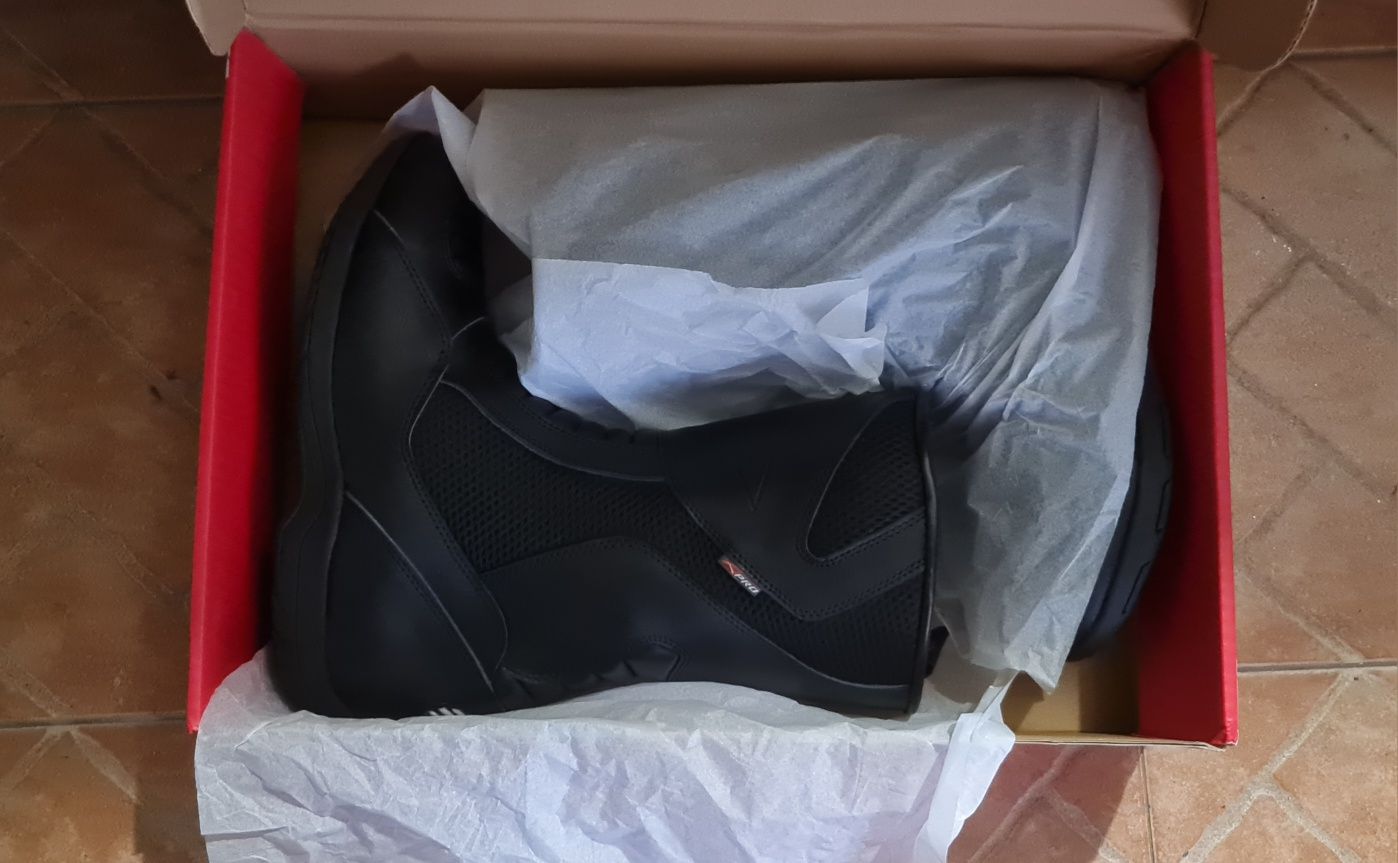 Botas Motard 43 - novas na caixa