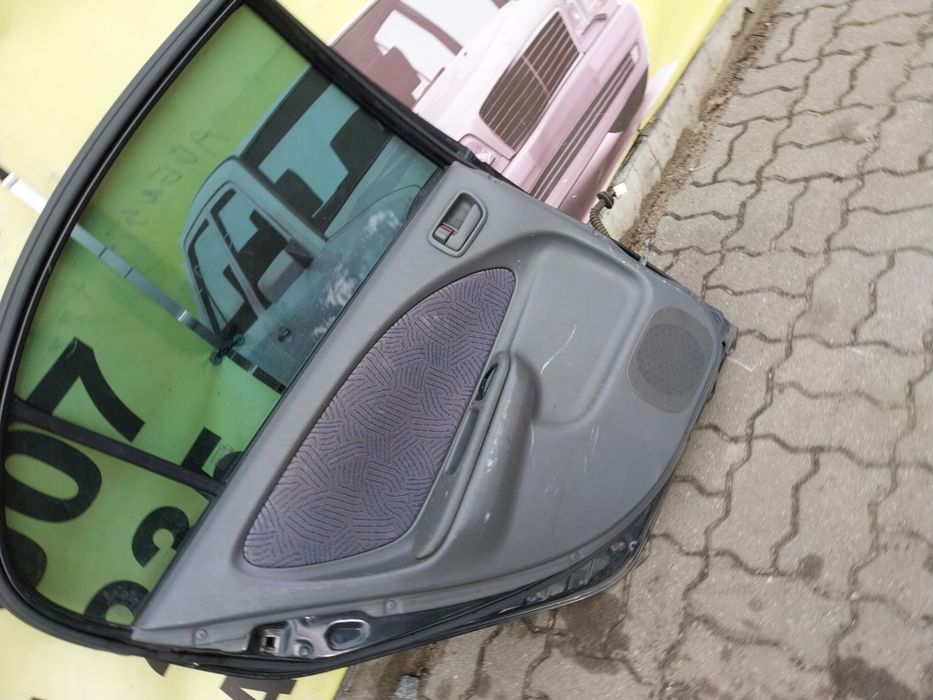 Toyota Avensis t22 drzwi lewy tył tylne lewe kompletne